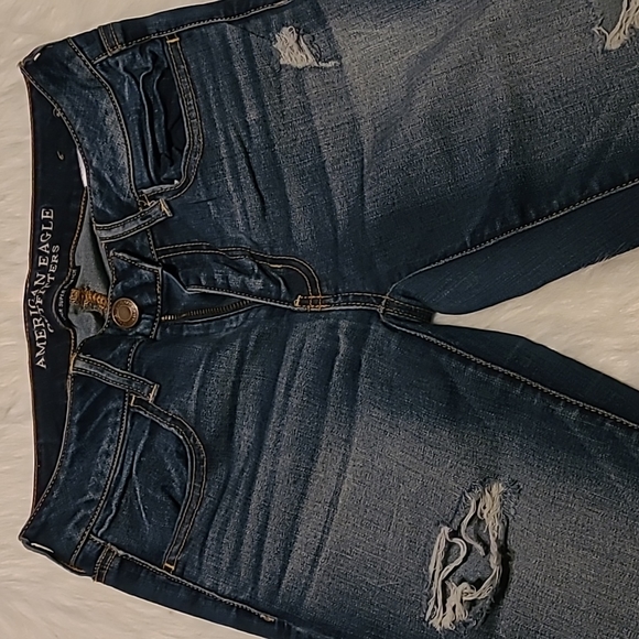 Super Stretch Distressed Jean's 👖 - Picture 3 of 6